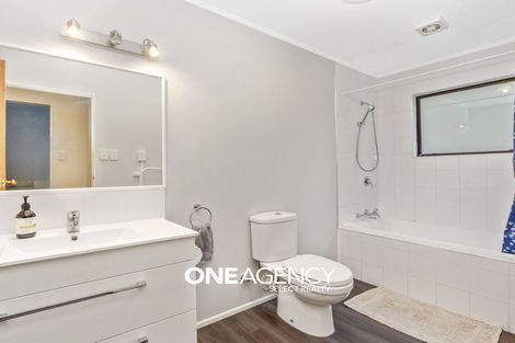 Photo of property in 27a Shackle Lane, Whitby, Porirua, 5024