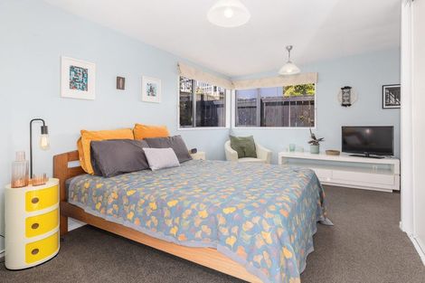 Photo of property in 11 Whanake Street, Titahi Bay, Porirua, 5022