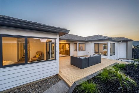 Photo of property in 32 Ambleside Drive, Northpark, Auckland, 2013