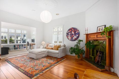 Photo of property in 137 Onepu Road, Lyall Bay, Wellington, 6022