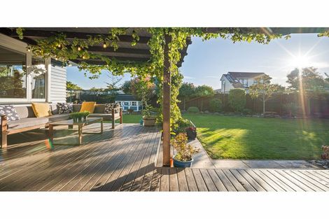 Photo of property in 24 Derrett Place, Saint Martins, Christchurch, 8022