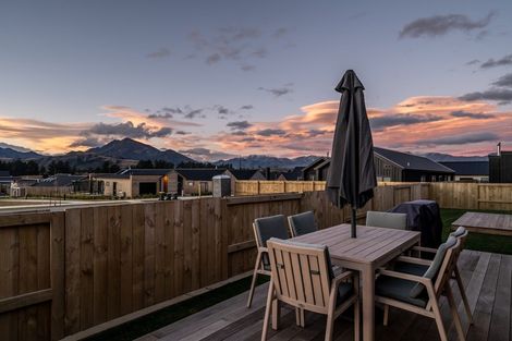 Photo of property in 3 Bargour Street, Wanaka, 9305