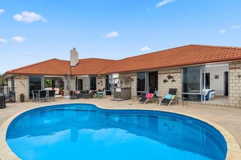 Photo of property in 48 Rexford Heights, Pyes Pa, Tauranga, 3112