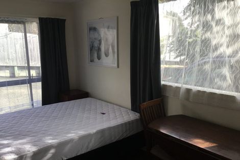 Photo of property in 8c Schnapper Rock Road, Schnapper Rock, Auckland, 0632