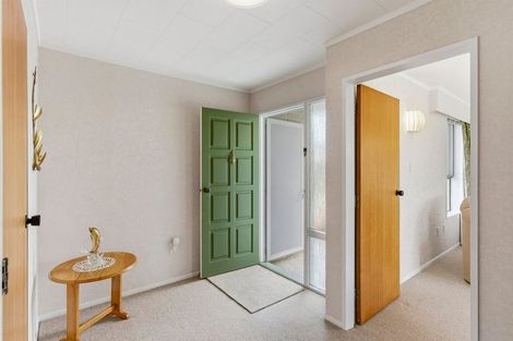 Photo of property in 48a Rewarewa Crescent, Waikanae, 5036