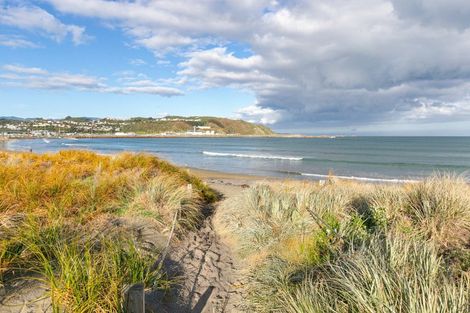 Photo of property in 8b Lyall Parade, Lyall Bay, Wellington, 6022