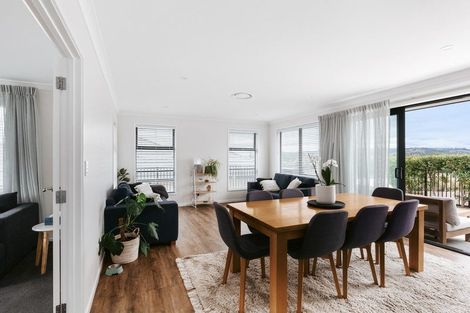 Photo of property in 8 Oyster Place, Omokoroa, 3114