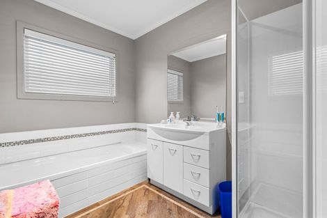 Photo of property in 12 Rexwood Estate, Carterton, 5713