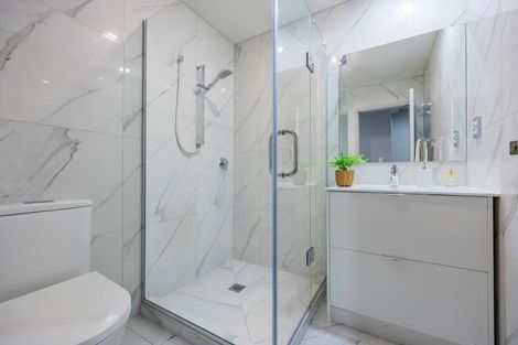 Photo of property in 7d La Trobe Street, Pakuranga Heights, Auckland, 2010