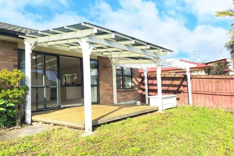 Photo of property in 11 Claywest Place, Glen Eden, Auckland, 0602