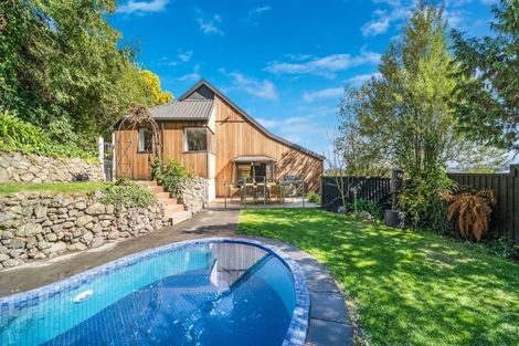 Photo of property in 2 Cannon Hill Crescent, Mount Pleasant, Christchurch, 8081