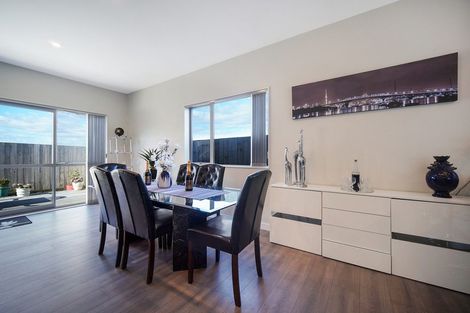 Photo of property in 11 Regis Park Drive, Pukekohe, 2120