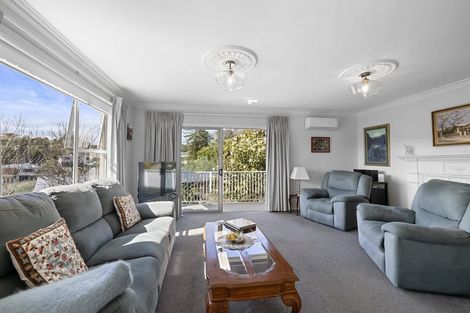 Photo of property in 6 Te Mara Place, Merrilands, New Plymouth, 4312