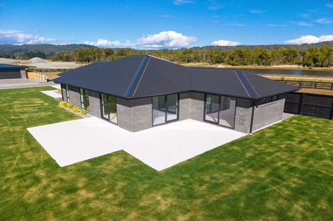 Photo of property in 11b Hinau Crescent, Kaiata, Greymouth, 7805