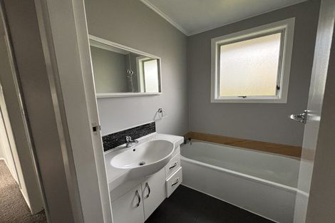 Photo of property in 40 Cumberland Street, Merrilands, New Plymouth, 4312