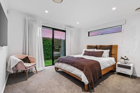 Photo of property in 25 Nobilo Road, Kumeu, 0810