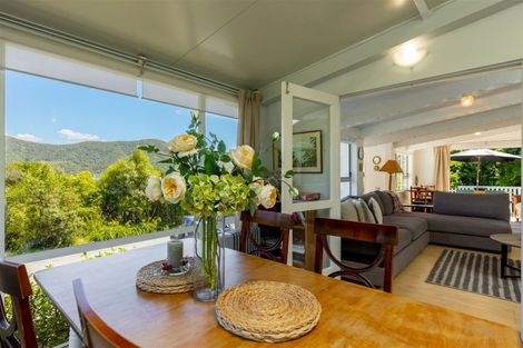 Photo of property in 4 Amelia Crescent, Waikawa, Picton, 7220