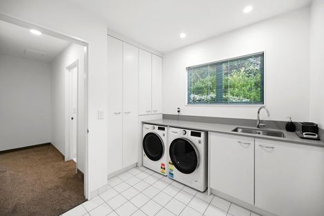 Photo of property in 2 Minchin Crescent, St Andrews, Hamilton, 3200