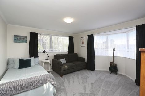 Photo of property in 4 Catherine Crescent, Moturoa, New Plymouth, 4310