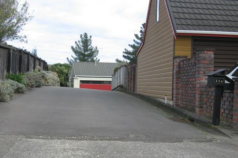 Photo of property in 11 Heathcote Place, Fitzherbert, Palmerston North, 4410