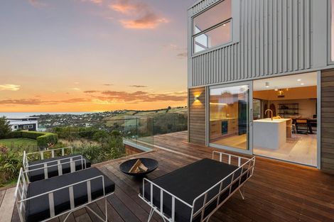 Photo of property in 1 Oxenhope Road, Richmond Hill, Christchurch, 8081