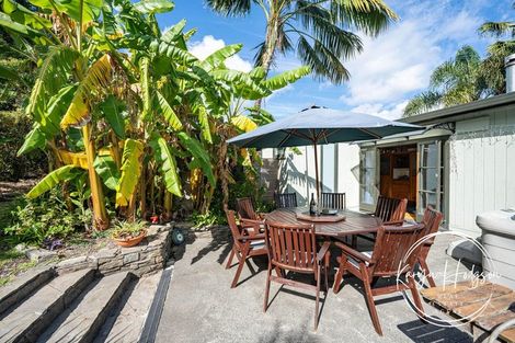 Photo of property in 10 Regent Street, Whakapirau, Maungaturoto, 0583