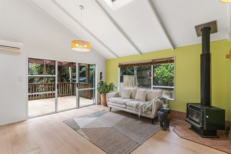 Photo of property in 3/40 Radiata Lane, Chatswood, Auckland, 0626