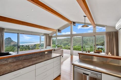 Photo of property in 77 Seaview Road, Piha, New Lynn, 0772