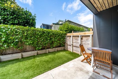 Photo of property in 6/74 Derwent Street, Island Bay, Wellington, 6023