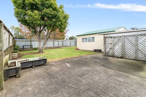 Photo of property in 16 Glen Road, Ranui, Auckland, 0612