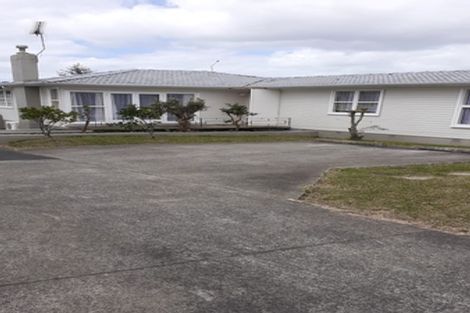 Photo of property in 81 Lauderdale Road, Birkdale, Auckland, 0626