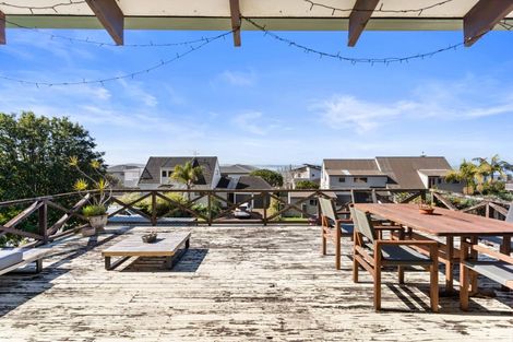 Photo of property in 21 Rogers Avenue, Eastern Beach, Auckland, 2012