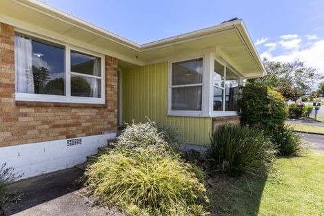 Photo of property in 1/15 Rotoiti Avenue, Pakuranga Heights, Auckland, 2010