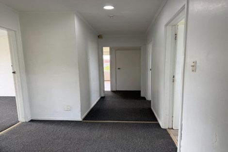 Photo of property in 402 Roscommon Road, Clendon Park, Auckland, 2103