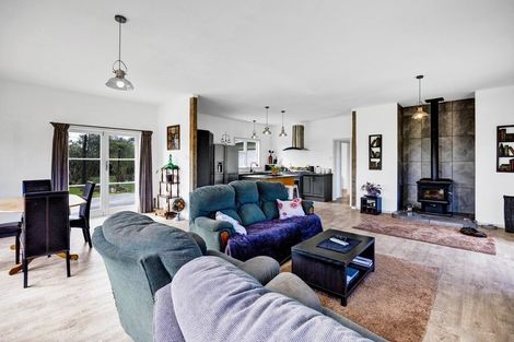 Photo of property in 2745 Opunake Road, Te Kiri, Opunake, 4682