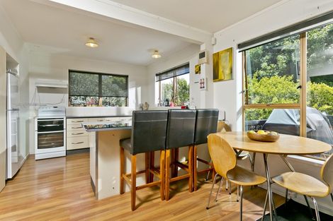 Photo of property in 2/325 Glenfield Road, Glenfield, Auckland, 0629