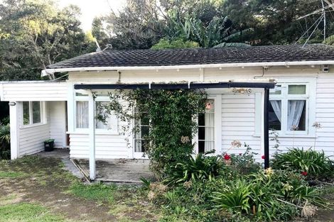 Photo of property in 233 Portage Road, Green Bay, Auckland, 0604
