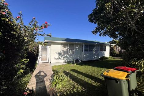 Photo of property in 11 Albatross Road, Red Beach, 0932