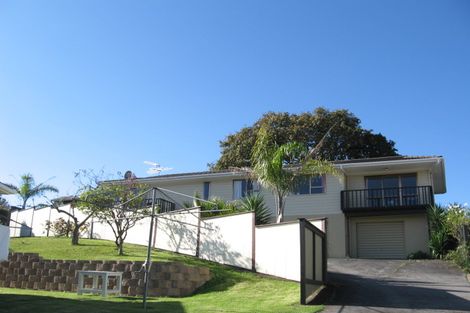 Photo of property in 1/37 Pickwick Parade, Mellons Bay, Auckland, 2014