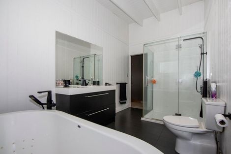 Photo of property in 133 Wharf Road, Port Albert, Wellsford, 0973