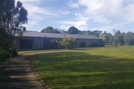 Photo of property in 28 Beach Road, Omata, New Plymouth, 4374