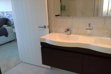 Photo of property in 4 Vardon Way, Waiwhakaiho, New Plymouth, 4312