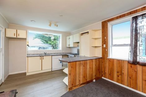 Photo of property in 19 Rospeath Crescent, Spotswood, New Plymouth, 4310