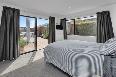 Photo of property in 11 Waitemata Drive, One Tree Point, 0118