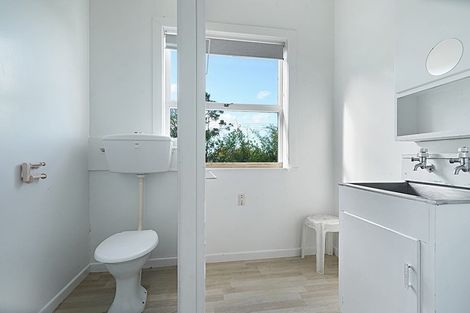 Photo of property in 40 West Coast Road, Glen Eden, Auckland, 0602