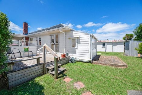 Photo of property in 18 Duncan Avenue, Te Atatu South, Auckland, 0610