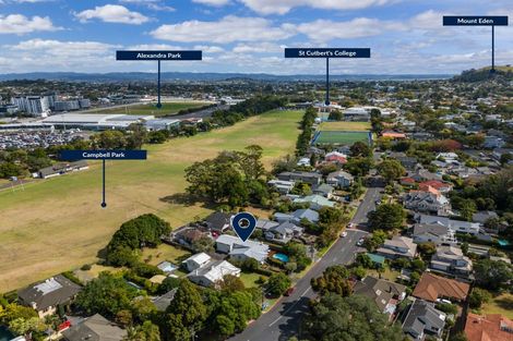 Photo of property in 1/118 Wheturangi Road, Greenlane, Auckland, 1051