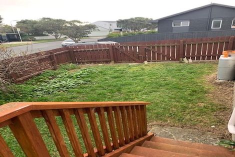 Photo of property in 18 Kaikoura Street, Maupuia, Wellington, 6022