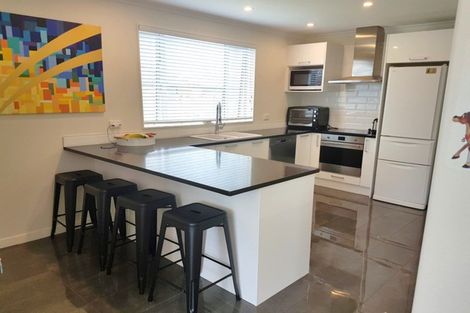 Photo of property in 5 Poaka Place, One Tree Point, 0118