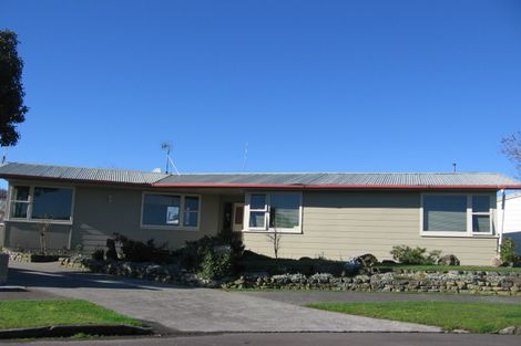 Photo of property in 10 Essex Place, Milson, Palmerston North, 4414